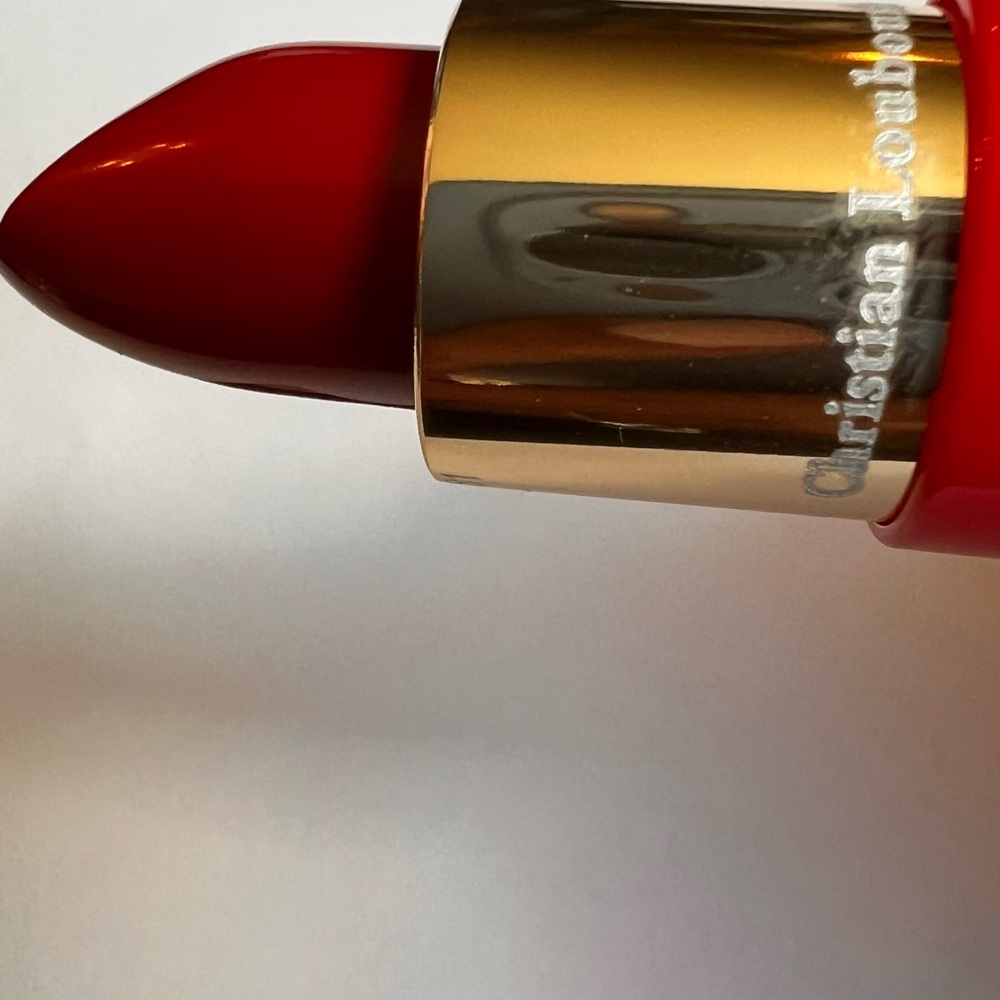 Christian Louboutin Iconic rouge 001G Lipstick red 0.10 oz - Picture 2 of 9